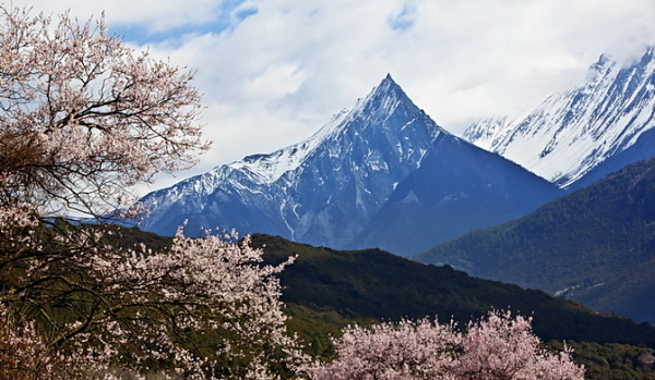 桃花沟，雪山下的震憾