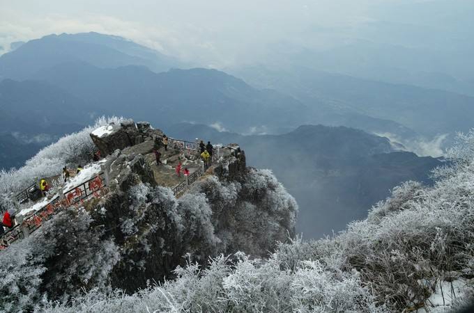 峨眉山